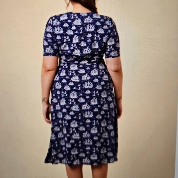 New Joanie v neck midi dress size 10 ship print navy & white - Picture 13 of 14